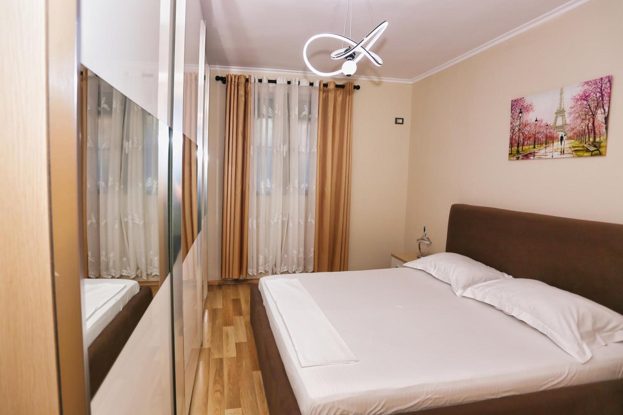 R&B City Center Apartment Tirana Bagian luar foto
