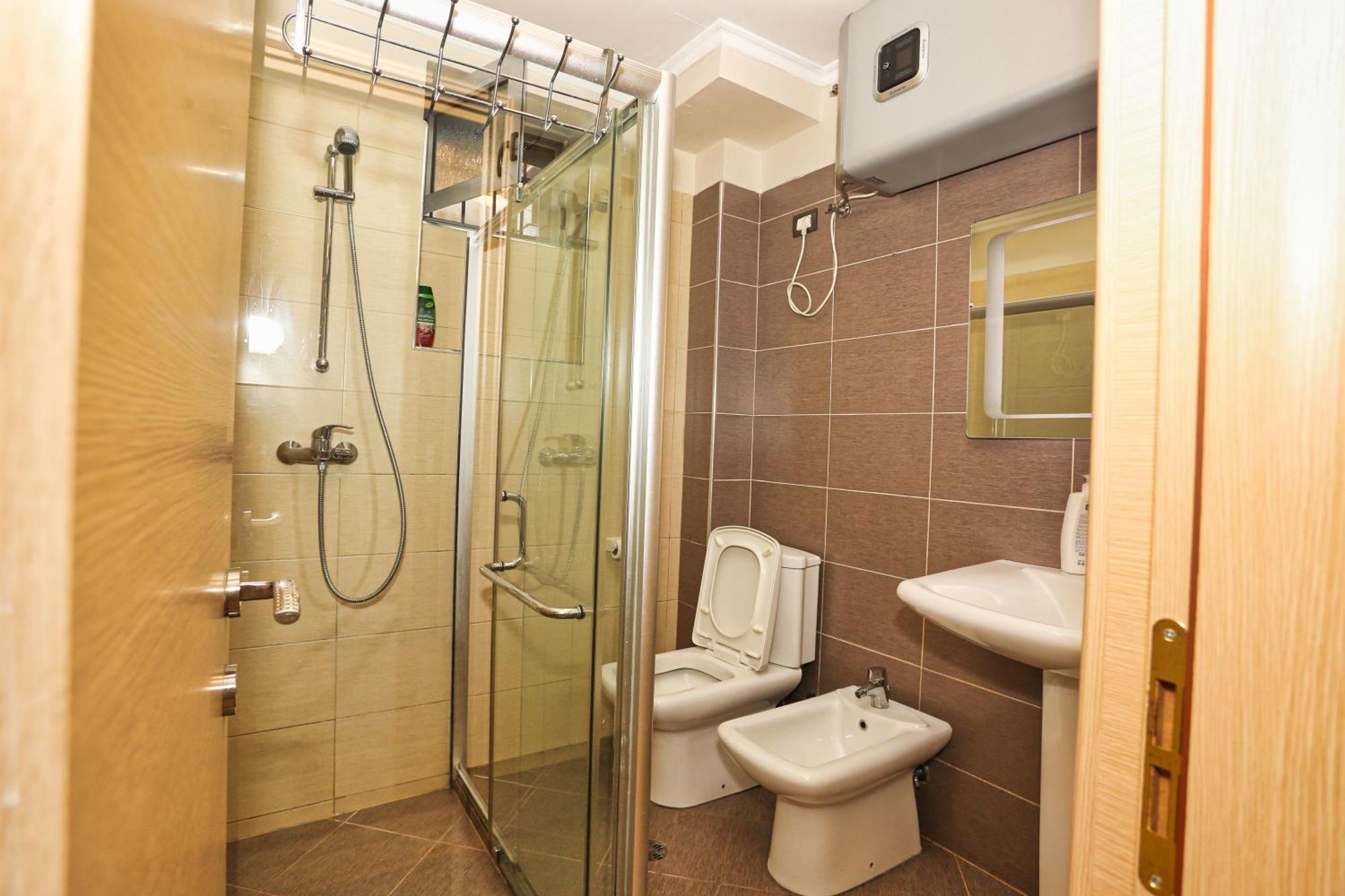 R&B City Center Apartment Tirana Bagian luar foto